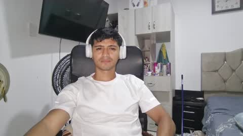 Snapshot of lucifferr_ chatting on May 2026 03:24:02 AM leonel online show from May 2026 03:24:02 AM