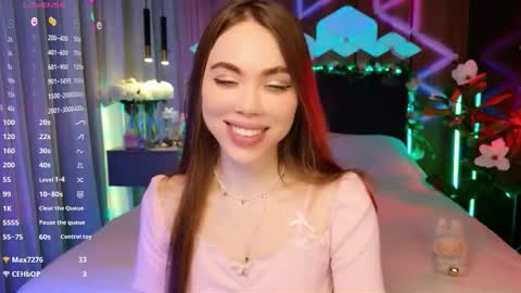 MimiFors online show from November 2025 01:43:02 PM