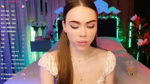 MimiFors online show from November 2025 04:51:01 PM