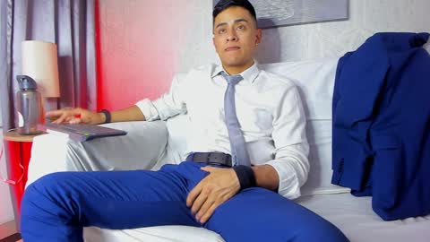 Snapshot of lucii_fer_ chatting on January 2025 05:30:02 PM Leo online show from January 2025 05:30:02 PM