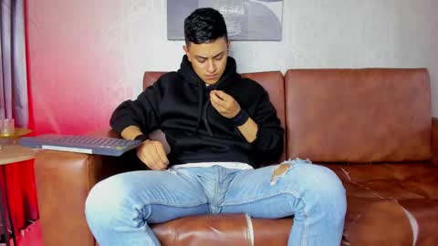 Snapshot of lucii_fer_ chatting on January 2025 11:11:01 AM Leo online show from January 2025 11:11:01 AM