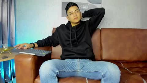 Snapshot of lucii_fer_ chatting on January 2025 11:20:01 AM Leo online show from January 2025 11:20:01 AM