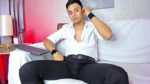 Snapshot of lucii_fer_ chatting on February 2025 02:37:01 PM Leo online show from February 2025 02:37:01 PM