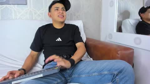 Snapshot of lucii_fer_ chatting on February 2025 05:40:02 PM Leo online show from February 2025 05:40:02 PM