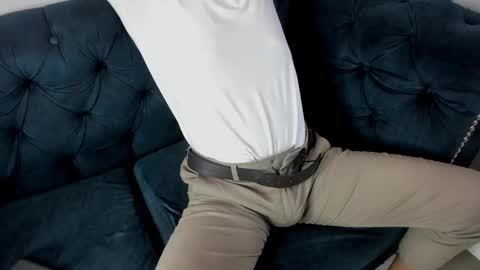 Snapshot of lucii_fer_ chatting on February 2025 05:07:02 PM Leo online show from February 2025 05:07:02 PM