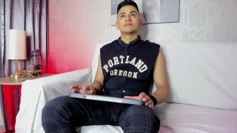 Snapshot of lucii_fer_ chatting on February 2025 11:12:01 AM Leo online show from February 2025 11:12:01 AM