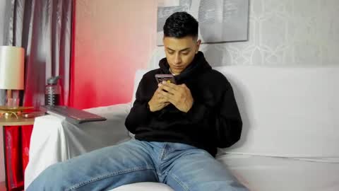 Snapshot of lucii_fer_ chatting on February 2025 11:47:02 AM Leo online show from February 2025 11:47:02 AM