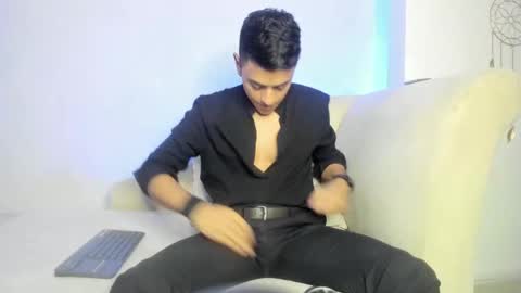 Snapshot of lucii_fer_ chatting on February 2025 11:28:01 AM Leo online show from February 2025 11:28:01 AM