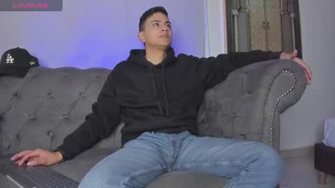 Snapshot of lucii_fer_ chatting on February 2025 11:06:02 AM Leo online show from February 2025 11:06:02 AM