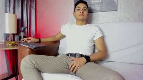 Snapshot of lucii_fer_ chatting on February 2025 11:20:01 AM Leo online show from February 2025 11:20:01 AM