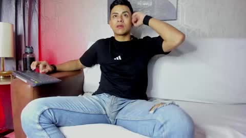 Snapshot of lucii_fer_ chatting on February 2025 11:01:02 AM Leo online show from February 2025 11:01:02 AM