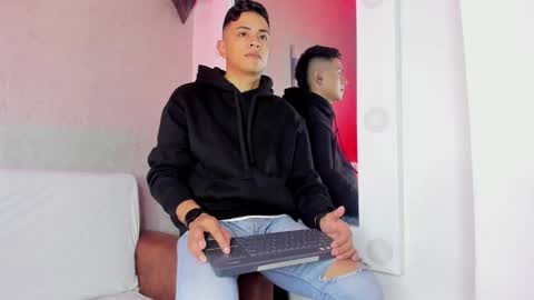 Snapshot of lucii_fer_ chatting on February 2025 11:44:02 AM Leo online show from February 2025 11:44:02 AM