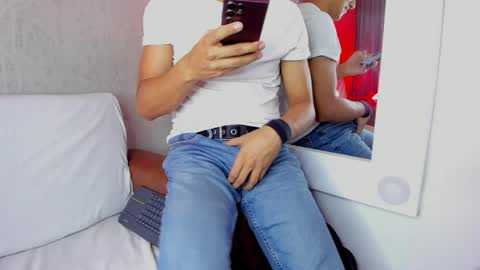 Snapshot of lucii_fer_ chatting on February 2025 02:22:02 PM Leo online show from February 2025 02:22:02 PM