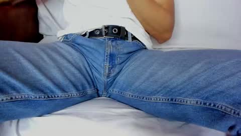 Snapshot of lucii_fer_ chatting on February 2025 05:25:02 PM Leo online show from February 2025 05:25:02 PM