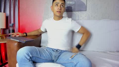 Snapshot of lucii_fer_ chatting on February 2025 11:20:02 AM Leo online show from February 2025 11:20:02 AM