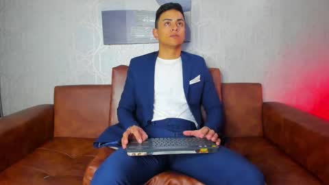 Snapshot of lucii_fer_ chatting on September 2025 11:54:01 AM Leo online show from September 2025 11:54:01 AM