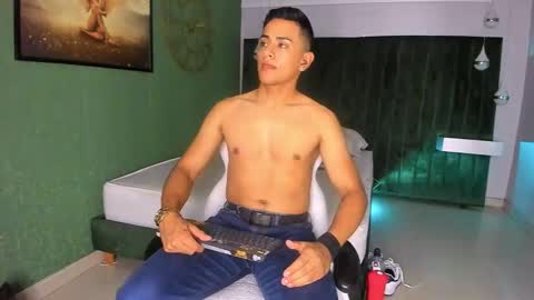 Snapshot of lucii_fer_ chatting on November 2025 11:53:01 AM Leo online show from November 2025 11:53:01 AM