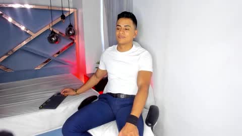 Snapshot of lucii_fer_ chatting on November 2025 11:45:01 AM Leo online show from November 2025 11:45:01 AM