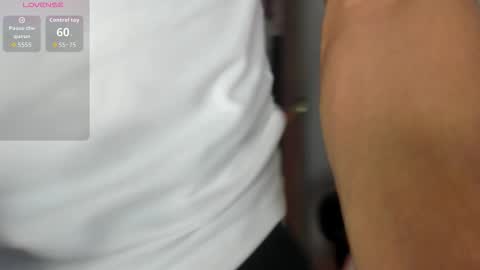 Snapshot of lucii_fer_ chatting on December 2025 11:37:01 AM Leo online show from December 2025 11:37:01 AM