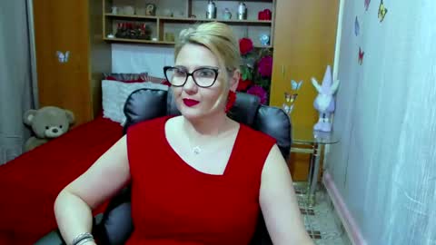 Snapshot of lucillefenlys chatting on January 2025 05:44:01 PM Lucille Fenly online show from January 2025 05:44:01 PM