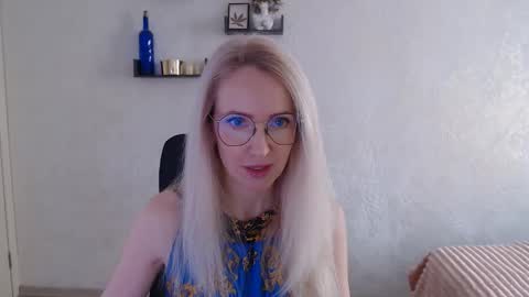 Snapshot of luckcristal chatting on March 2026 10:44:01 AM Arina online show from March 2026 10:44:01 AM