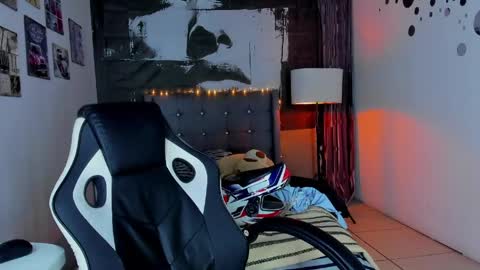 luckk_ online show from May 2026 07:13:01 AM