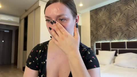 lucky_foryou_baby online show from April 2026 06:07:01 AM