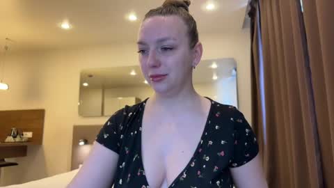 lucky_foryou_baby online show from April 2026 09:56:01 AM