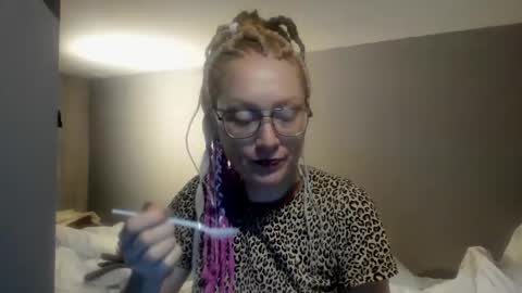lucky_licky20 online show from February 2026 04:02:01 AM