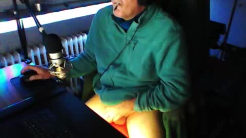        call me  Stefan online show from October 2025 05:50:02 AM