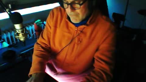        call me  Stefan online show from March 2026 08:17:01 PM