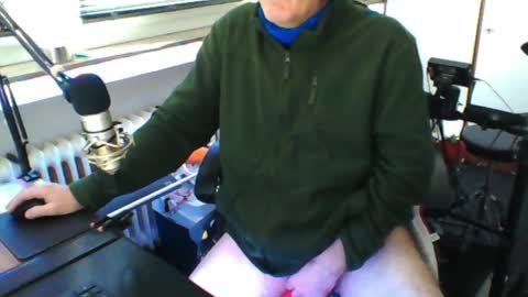        call me  Stefan online show from April 2026 01:41:01 PM