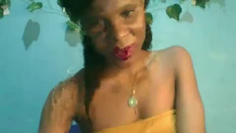 Snapshot of luckymadequeen chatting on October 2025 09:13:02 PM Gloria online show from October 2025 09:13:02 PM