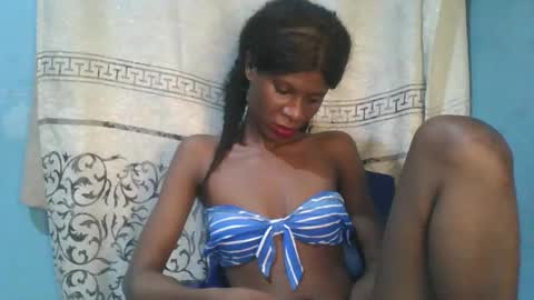 Snapshot of luckymadequeen chatting on December 2025 11:56:02 PM Gloria online show from December 2025 11:56:02 PM