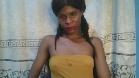 Snapshot of luckymadequeen chatting on January 2026 12:48:01 AM Gloria online show from January 2026 12:48:01 AM