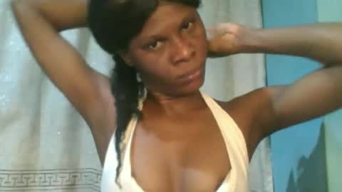 Snapshot of luckymadequeen chatting on February 2026 03:37:01 AM Gloria online show from February 2026 03:37:01 AM