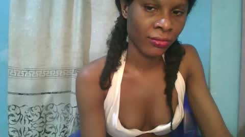 Snapshot of luckymadequeen chatting on February 2026 06:40:02 AM Gloria online show from February 2026 06:40:02 AM