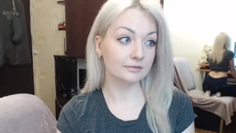 Snapshot of luckyshotgirl chatting on January 2026 02:08:02 PM LuckyShot online show from January 2026 02:08:02 PM