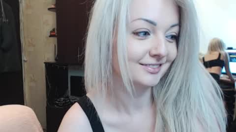 Snapshot of luckyshotgirl chatting on February 2026 03:54:01 PM LuckyShot online show from February 2026 03:54:01 PM