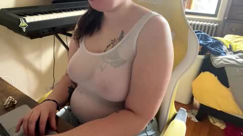 Snapshot of luckysucks chatting on November 2025 06:02:01 PM Lucky online show from November 2025 06:02:01 PM