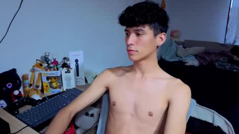 Snapshot of luclawthorne chatting on November 2025 10:20:02 PM Lu Independent Model online show from November 2025 10:20:02 PM