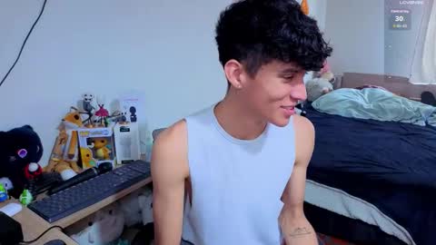 Snapshot of luclawthorne chatting on November 2025 09:14:02 PM Lu Independent Model online show from November 2025 09:14:02 PM