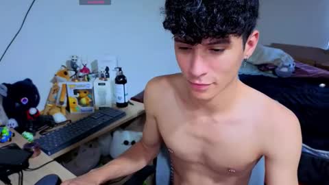 Snapshot of luclawthorne chatting on November 2025 10:10:01 PM Lu Independent Model online show from November 2025 10:10:01 PM