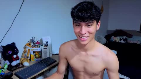 Snapshot of luclawthorne chatting on November 2025 11:17:01 PM Lu Independent Model online show from November 2025 11:17:01 PM