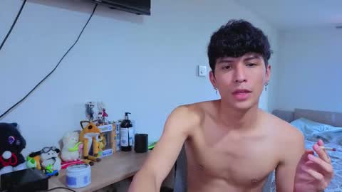 Snapshot of luclawthorne chatting on December 2025 09:42:02 PM Lu Independent Model online show from December 2025 09:42:02 PM