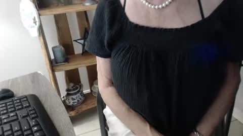 lucy_0000 online show from October 2025 10:54:02 PM