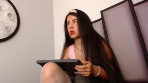   online show from November 2025 05:08:02 AM