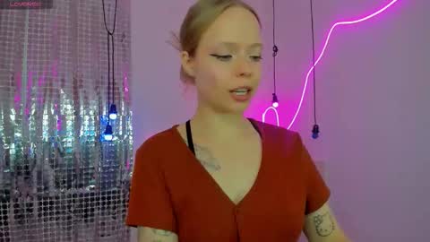 Snapshot of lucy__loy chatting on December 2025 02:03:01 PM Lucy online show from December 2025 02:03:01 PM