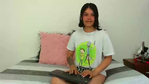 lucy_adams01 online show from January 2025 02:11:01 PM