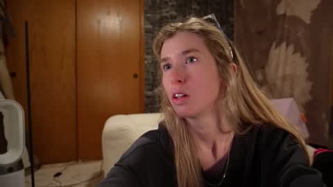 Snapshot of lucy_gooosey chatting on December 2025 03:26:02 AM Lucy. online show from December 2025 03:26:02 AM